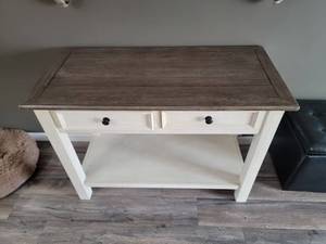 lot 14 image: Upscale Modern Farmhouse Console Table