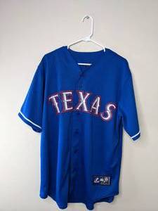 lot 52 image: MLB Texas Rangers #32 Josh Hamilton Jersey