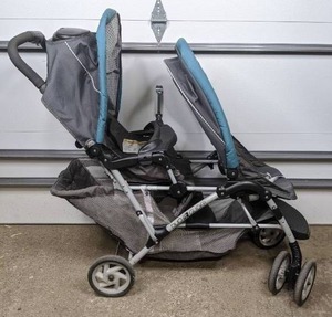 lot 43 image: Graco DuoGlider Double Stroller