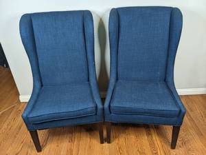 lot 108 image: Beautiful Pair of Blue Fabric Chairs