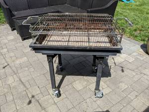 lot 122 image: Charcoal Outdoor Grill