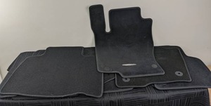 lot 138 image: (6) Mercedes-Benz Carpet Car Mats