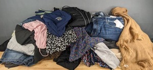 lot 76 image: Various Sized Womens Clothing (Abercrombie & Fitch, Nike, Esprit, Banana Republic, Fabletics, Old Navy, and More)  E