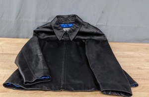 lot 44 image: Wilsons Black Leather Jacket, Womens XL E