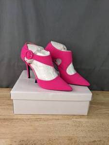 lot 66 image: NEW Womens Venus Cross Star Pumps K