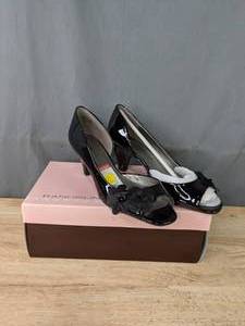 lot 126 image: New Bandolino Heels Womens Size 9.5 M  K