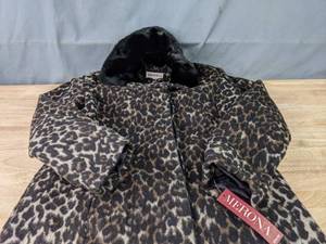 lot 223 image: NEW Merona Womens Jacket Size Large K
