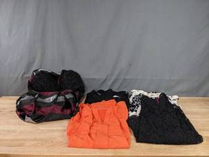 lot 224 image: NEW Womens 4 Dresses and 1 Top Sizes XLXXL20 K