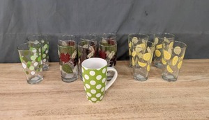 lot 121 image: Lot of 13 Drinking Glasses, 12 Libbey Tumblers and 1 Mug K