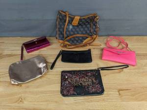 lot 163 image: Assorted Wristlets, Clutch Purse, Crossbody, and Purse (Victorias Secret, Looney & Bourke, and More) A
