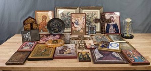 lot 179 image: Vintage Orthodox Religious Icon Decor Collection B