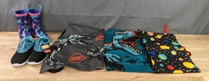 lot 164A image: Kids Girls Size 1112 Rainboots, Speedo Water Shoes Size Medium Juniors and (3) Kids Aprons M