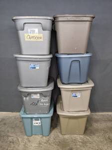 lot 173A image: 18 Gallon Plastic Storage Totes with Lids (8) W