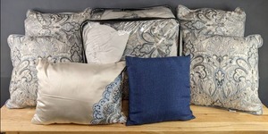 lot 205 image: J Queen New York Queen Comforter Set w Throw Pillows B