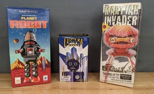 lot 42 image: Set of (3) Tin Wind Up Toys by Schylling Mechanical Planet, Electra Robot, & Martian Invader D