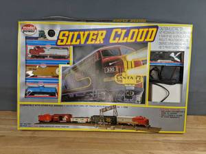 lot 112A image: RARE Vintage Model Power Silver Cloud HO Electric Train Set D