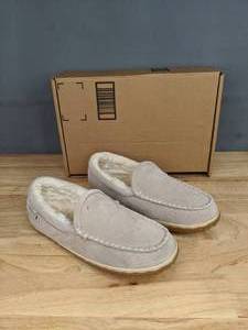 lot 36A image: NEW Womens Minnetonka Moccasin Slip-On Moc Slippers Size 10 W