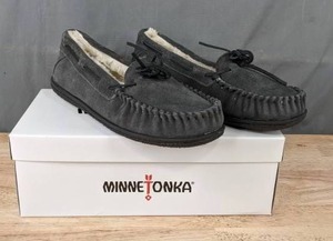 lot 80A image: NEW Minnetonka Womens Size 9 Camp Tie Moccasins Charcoal Color W