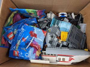 lot 67A image: Large Plane LEGO Collection Small Sets and More  D