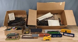 lot 244 image: Vintage Electric Model Train Set Trains, Tracks and Other Accessories D