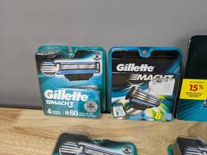 lot 34A image: 52 Brand New Gillette Mach 3 Razor Blades G