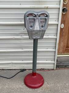 lot 80 image: Dual Parking Meters