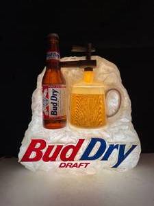 lot 83 image: Bud Dry Draft light-up with beer mug