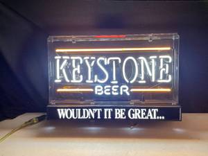 lot 176 image: Keystone Beer neon