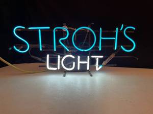 lot 179 image: Strohs Light Neon