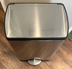 lot 89 image: Simple Human Trash Receptacle