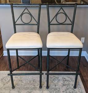 lot 3 image: Pair of Kessler Counter Height Stools