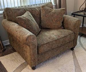 lot 7 image: Retrospect Down Filled Oversized Armchair