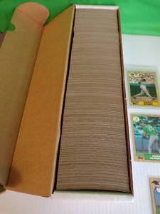 lot 104 image: 1987 Topps Baseball Complete Set