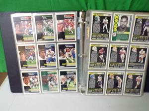 lot 122AA image: 2 Binders of 1990 NFL Pro Set (Barry Sanders) & 1991 Pinnacle