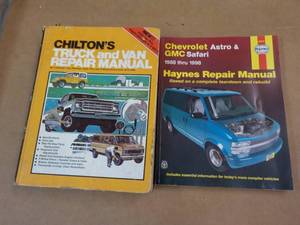 Chiltons Truck and Van Repair Manu...