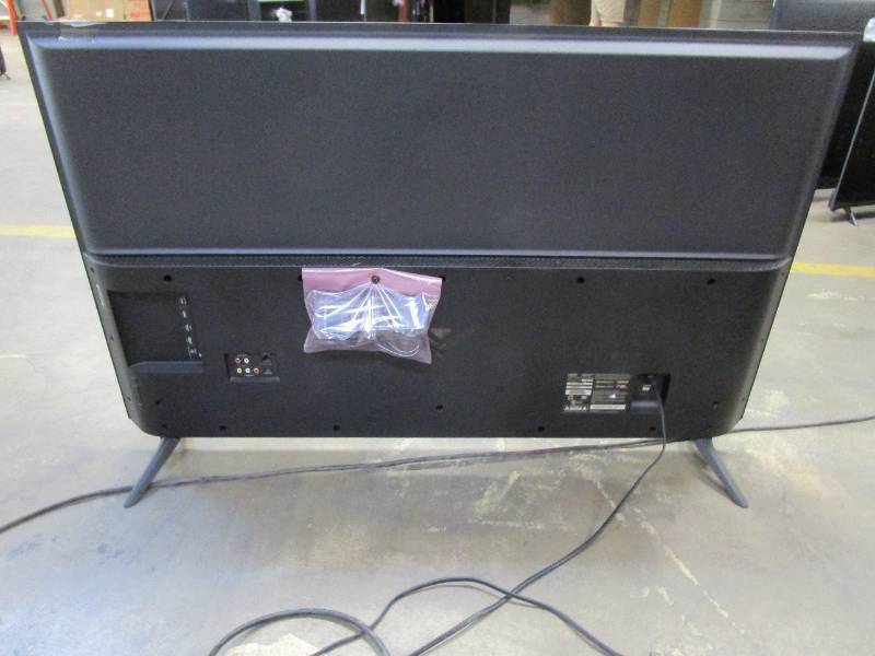 lot 996 image: VIZIO V-Series 50 Class (49.5 Diag.) 4K HDR Smart TV- V505-G9 (SHADING, SCRATCH LEFT CENTER)