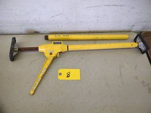 lot 8 image: SuperVac Door Bar...