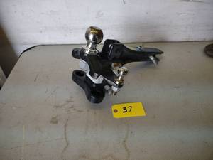 lot 37 image: Draw-Tite 2 Hitch Bar...