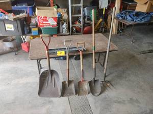 lot 67 image: (4) Shovels, Fork, & Broom...