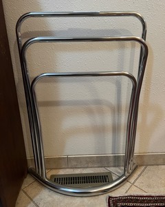 lot 158 image: Towel Rack