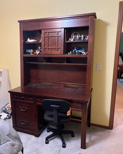 lot 170 image: Desk & Chair