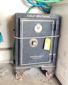 lot 104 image: Old Safe partsrepair