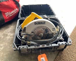 lot 74 image: Dewalt Circular Saw