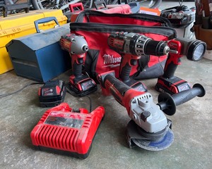 lot 73 image: Milwaukee Cordless Tools