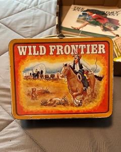 lot 436 image: Vintage Cowboy Lunch Box