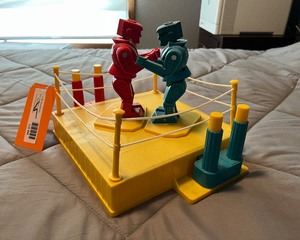 lot 440 image: Vintage Rockem Sockem Robots Game