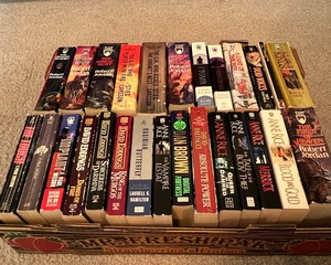 lot 313D image: Fiction Books