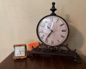 lot 310 image: Clocks