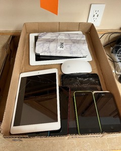 lot 229 image: Apple Devices