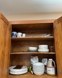 lot 124C image: Kitchen Cabinet Contents